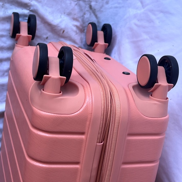 Champs 3 piece luggage set - Picture 4 of 8